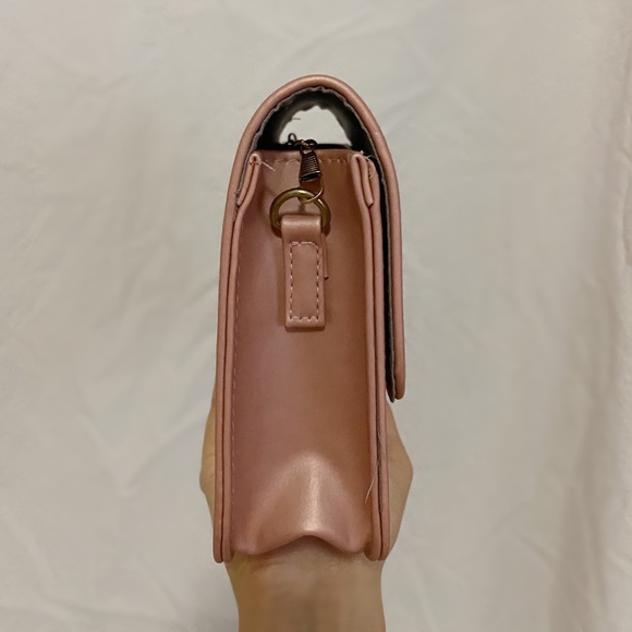 purse - Picture 2 of 3